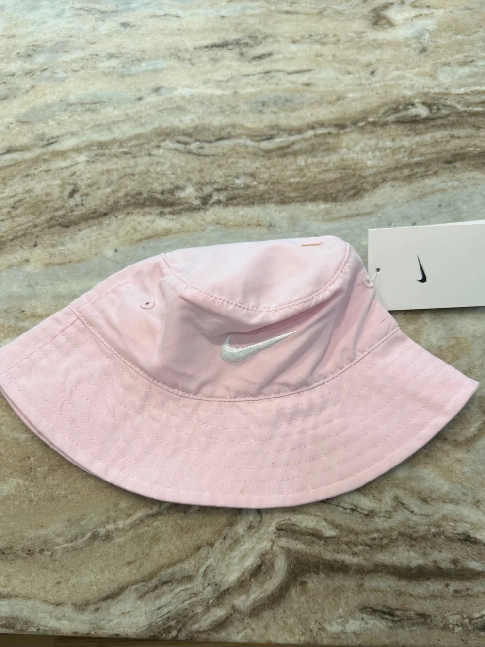 NWT- Nike bucket hat size 2-4T